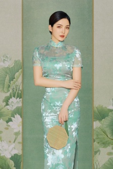 《爱丽丝梦游仙境》电影免费观看